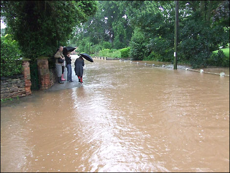Hoveringham flood