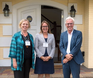Robin Cox, Marsha Wagner and Dutch Consul-General Henk Snoeken